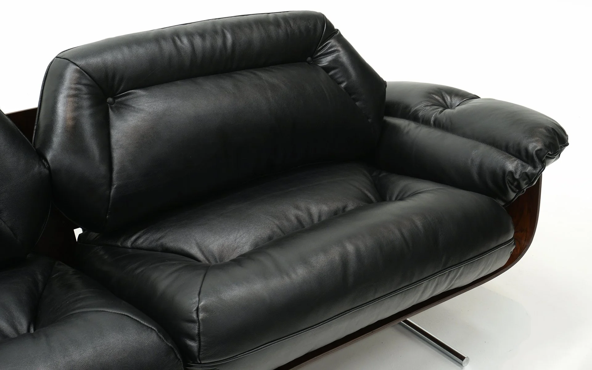 もふもふサルコロネンネ Jorge Zalszupin Sofa in Black Leather and Brazilian Rosewood
